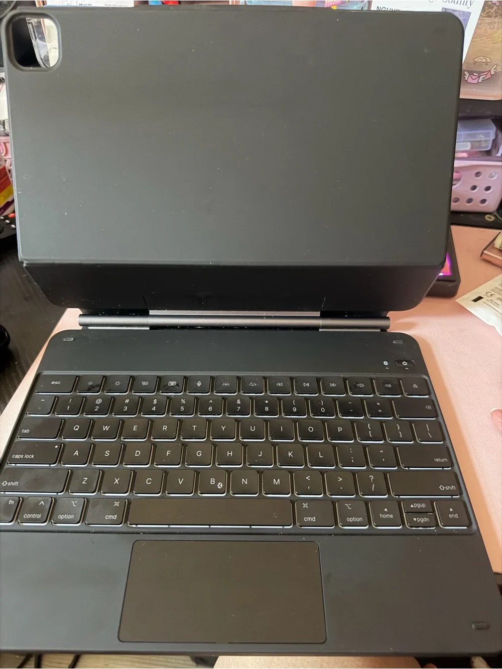 ESR magnetic keyboard case, ipad 13inch